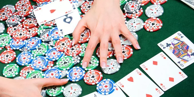 Chiến thuật chơi Poker có thực sự cần thiết?